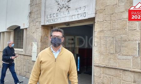 El concejal del PRO Sebastián Mastropaolo participa en las elecciones 2021 como fiscal general en la escuela Beleno. El concejal del PRO Sebastián Mastropaolo participa en las elecciones 2021 como fiscal general en la escuela Beleno.