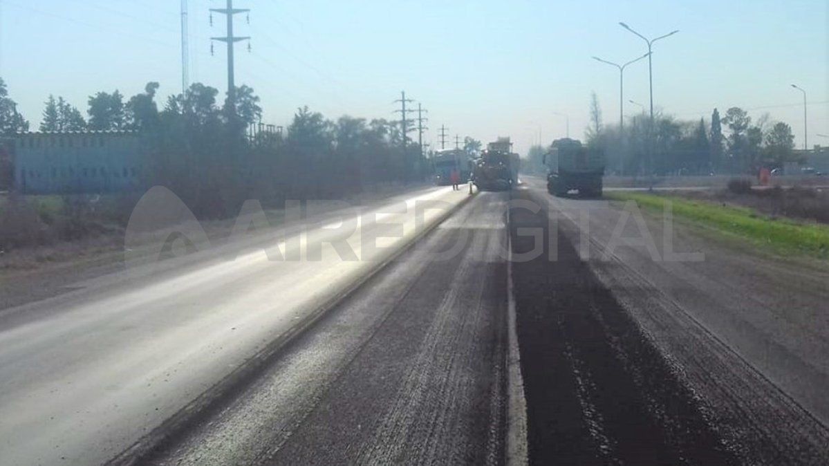 Trabajos en la ruta nacional 33 en la travesía urbana de Firmat.
