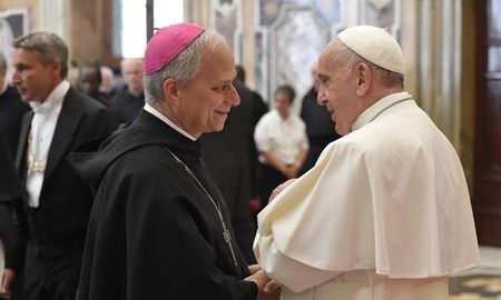 León XIV, el nuevo Papa, junto a Francisco. León XIV, el nuevo Papa, junto a Francisco.