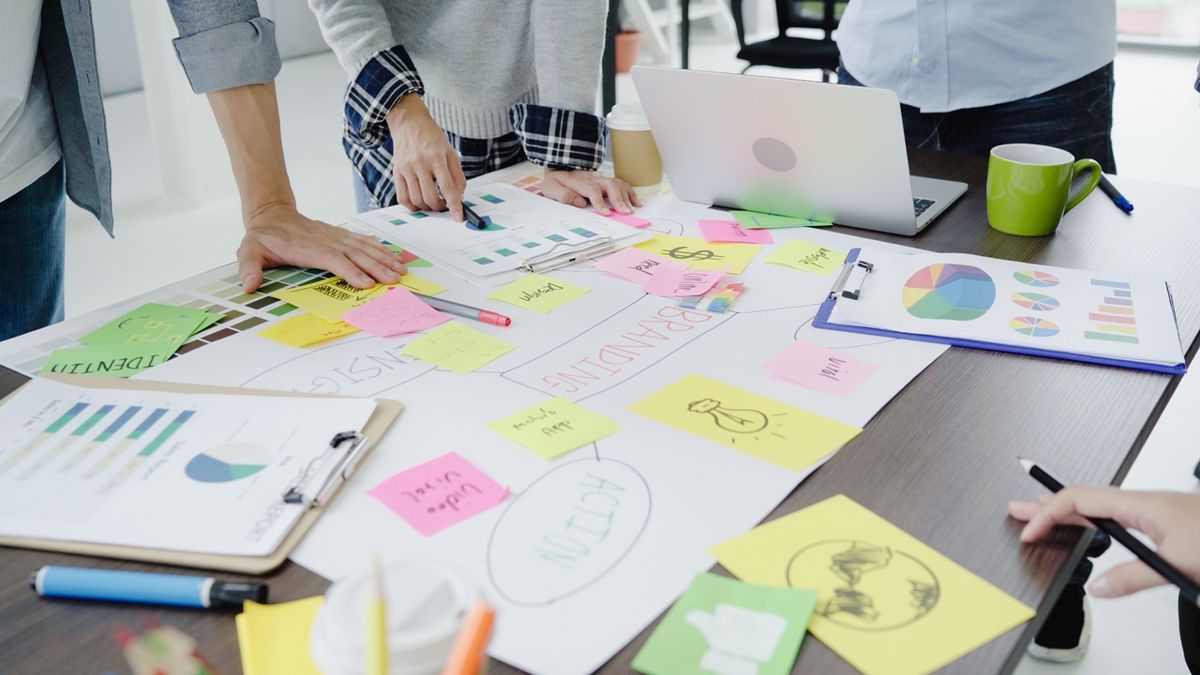 Más del 50% de los emprendimientos creados en Argentina pertenecen a la categoría de Servicios y Consultoría.