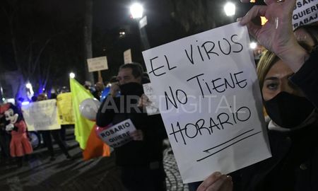 Unas 500 personas se concentraron en Jujuy y Bulevar Oroño, de la ciudad de Rosario. Unas 500 personas se concentraron en Jujuy y Bulevar Oroño, de la ciudad de Rosario.