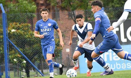Unión venció a Vélez y está en los cuartos de final de la Copa Proyección. Unión venció a Vélez y está en los cuartos de final de la Copa Proyección.