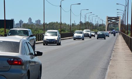 Siete de cada diez santotomesinos no usarían el futuro tren urbano: quieren un nuevo puente. Siete de cada diez santotomesinos no usarían el futuro tren urbano: quieren un nuevo puente.