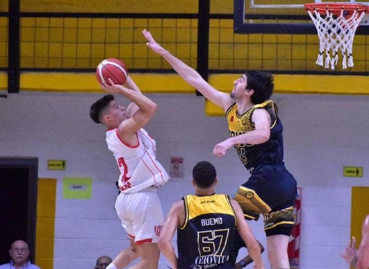 Unión cayó en Corrientes y se complica aún más en su lucha por la permanencia.