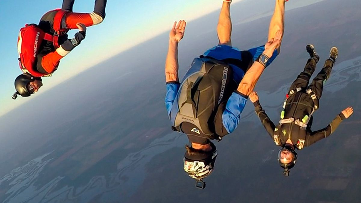 Este sábado fue una jornada trágica para el paracaidismo de la región. Es que