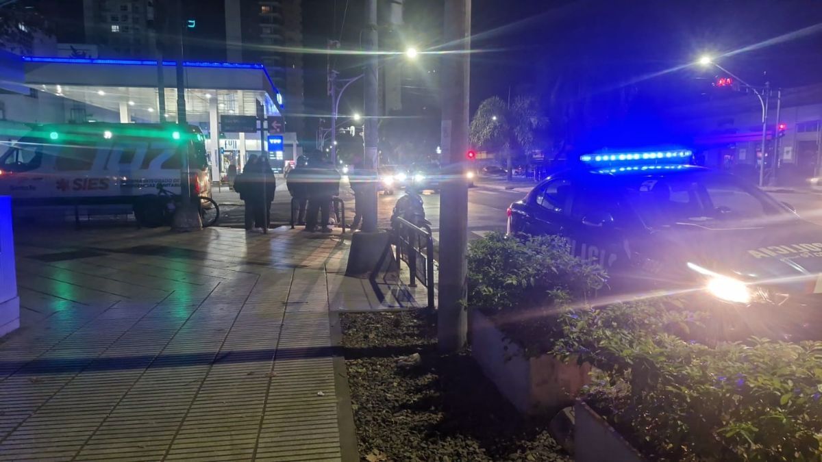 El tránsito en la zona estuvo interrumpido durante algunos minutos mientras se realizaban las tareas de asistencia. El tránsito en la zona estuvo interrumpido durante algunos minutos mientras se realizaban las tareas de asistencia.