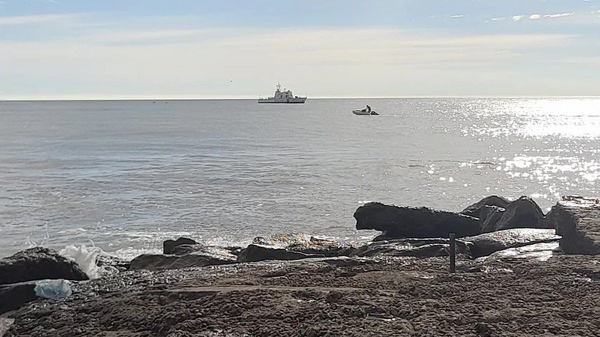Un llamado al 911 alertó sobre un hombre que se había metido al mar a la altura de Plata Popular 2 y no había regresado.