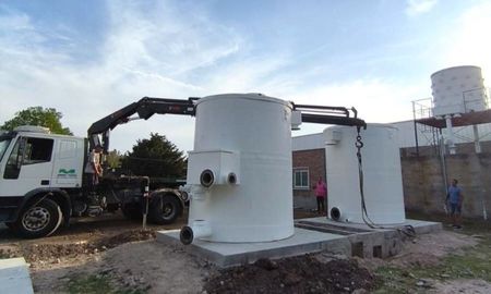 El ministro de Obras Públicas de Santa Fe, Lisandro Enrico, informó que se busca reducir el 90 % del hierro y el manganeso en la red de agua potable. El ministro de Obras Públicas de Santa Fe, Lisandro Enrico, informó que se busca reducir el 90 % del hierro y el manganeso en la red de agua potable.