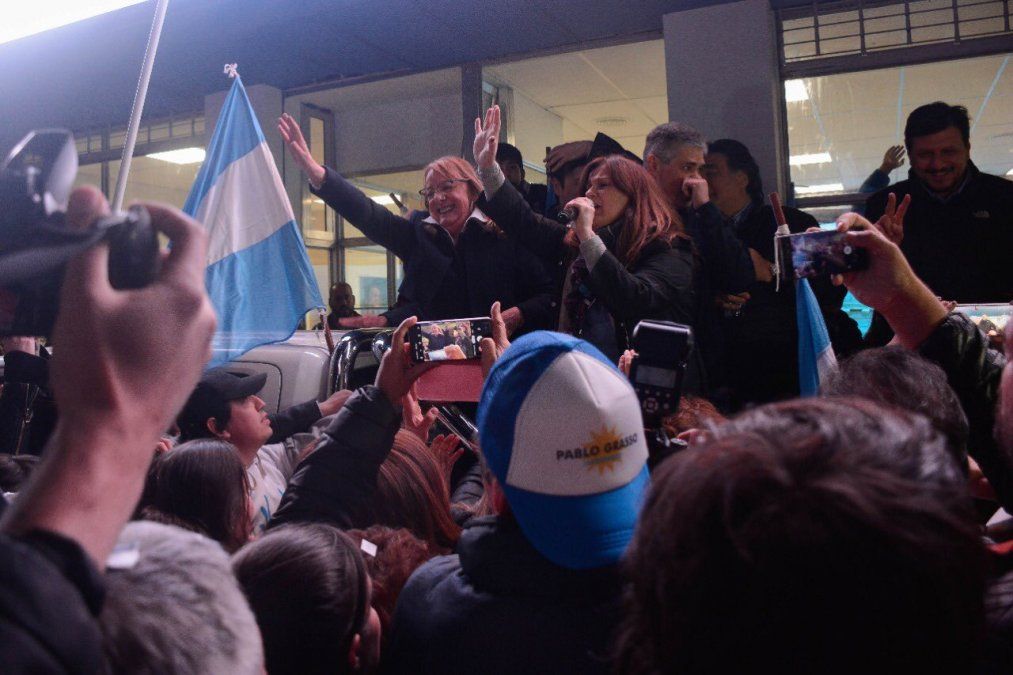 Alicia Kirchner encabezó una “caminata de la victoria” en Río Gallegos