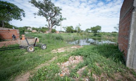 La crecida del río alcanzó a los vecinos de Calchines. La crecida del río alcanzó a los vecinos de Calchines.