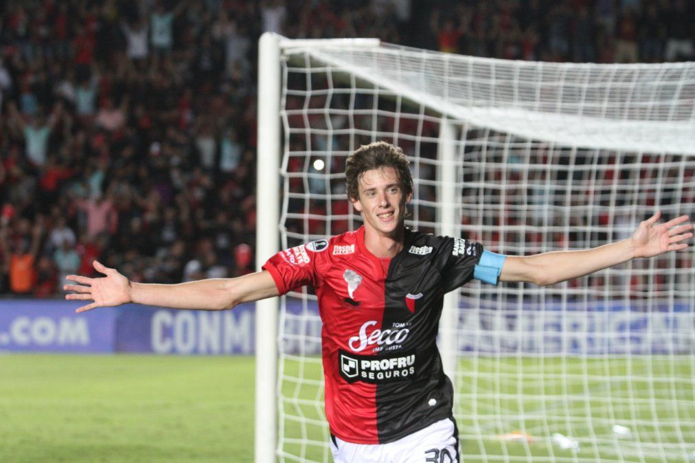 Los saludos afectuosos de los hinchas de Colón a Germán Conti por su cumpleaños