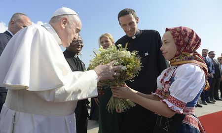 El papa Francisco llegó a Eslovaquia, donde se quedará hasta el miércoles. El papa Francisco llegó a Eslovaquia, donde se quedará hasta el miércoles.
