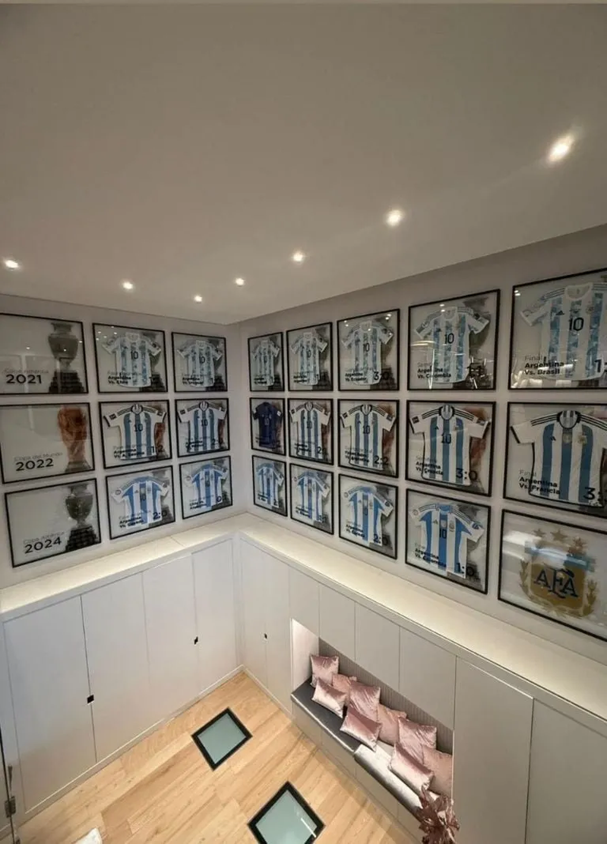 Lionel Messi reveló su impactante museo que nadie conocía: de camisetas de la Selección Argentinna. Lionel Messi reveló su impactante museo que nadie conocía: de camisetas de la Selección Argentinna.