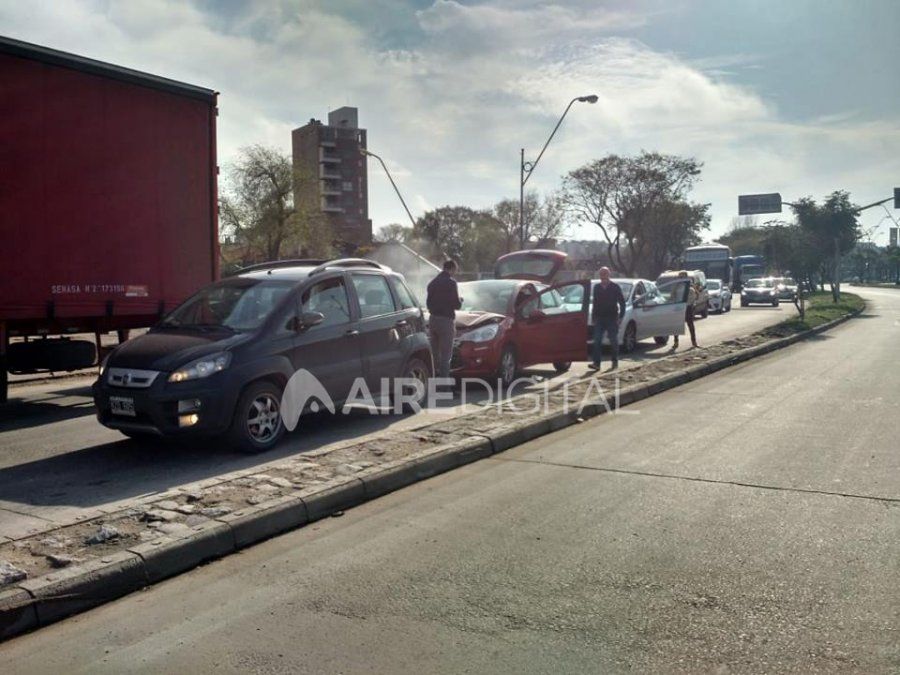 Choque en Av. Alem mientras retiran los muretes del Súper TC2000