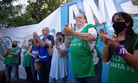 Al igual que Amsafe, el gremio Sadop también aceptó la oferta salarial del 46% en cuatro tramos. Al igual que Amsafe, el gremio Sadop también aceptó la oferta salarial del 46% en cuatro tramos.