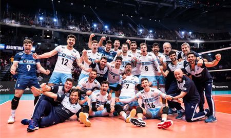 La selección argentina se juega el pase a las semifinales del Mundial de Voley en el clásico sudamericano ante Brasil. La selección argentina se juega el pase a las semifinales del Mundial de Voley en el clásico sudamericano ante Brasil.
