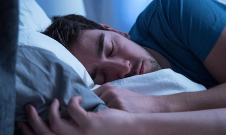 Los sueños lúcidos ocurren durante la fase REM, cuando la actividad cerebral es más intensa. Los sueños lúcidos ocurren durante la fase REM, cuando la actividad cerebral es más intensa.