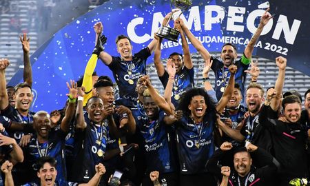 Con goles argentinos, Independiente del Valle le ganó a San Pablo y se quedó con la Copa Sudamericana. Con goles argentinos, Independiente del Valle le ganó a San Pablo y se quedó con la Copa Sudamericana.