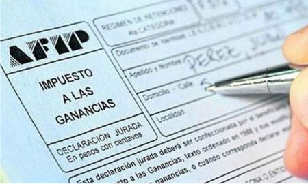 A partir de enero, los trabajadores en relación de dependencia solteros sin hijos empezarán a pagar el impuesto a las Ganancias si ganan al mes más de $ 74.810 netos A partir de enero, los trabajadores en relación de dependencia solteros sin hijos empezarán a pagar el impuesto a las Ganancias si ganan al mes más de $ 74.810 netos