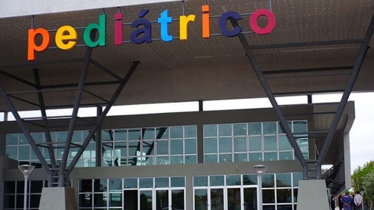 La menor falleció antes de ingresar al Hospital Pediátrico “Avelino Castelán” de Resistencia por insuficiencia respiratoria. La menor falleció antes de ingresar al Hospital Pediátrico “Avelino Castelán” de Resistencia por insuficiencia respiratoria.