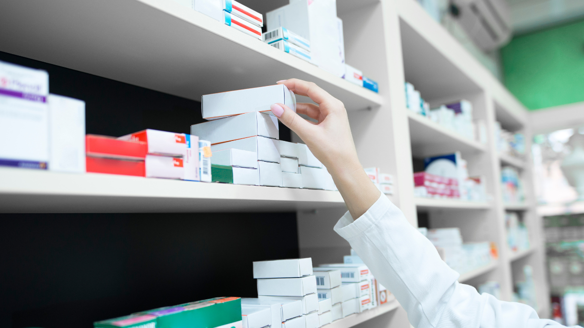 El proyecto aprobado por la Cámara de Senadores plantea la posibilidad de que las farmacias particulares distribuyan medicamentos que hoy solo se entregan en hospitales