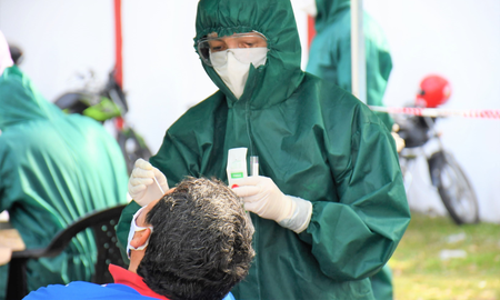 Desmoralizado: el drama del hombre que dio positivo por coronavirus 15 veces Desmoralizado: el drama del hombre que dio positivo por coronavirus 15 veces