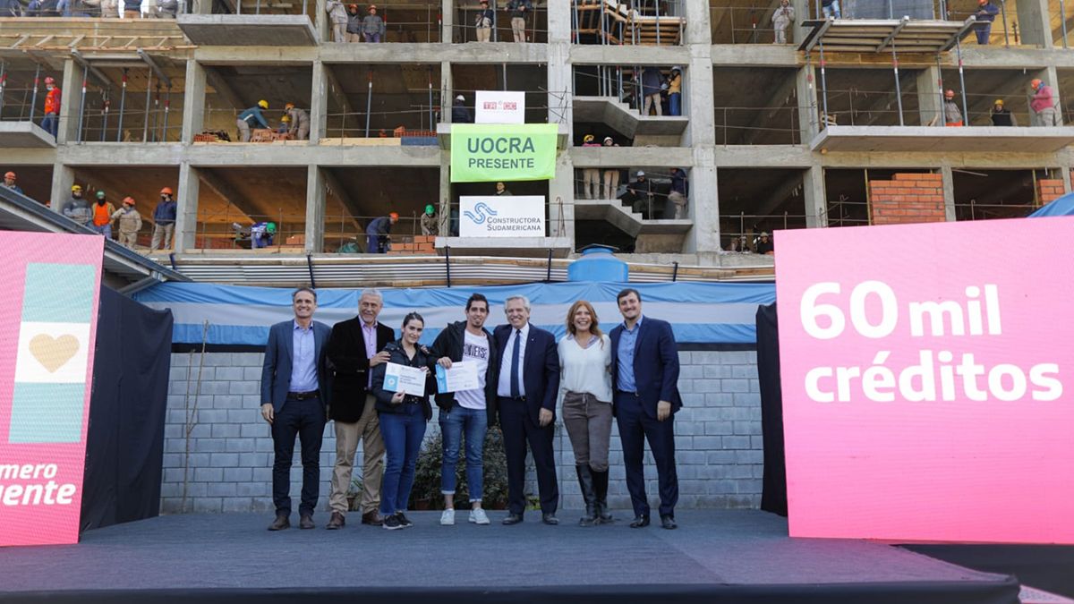 El mandatario aseguró que tiene que luchar contra los que especulan.