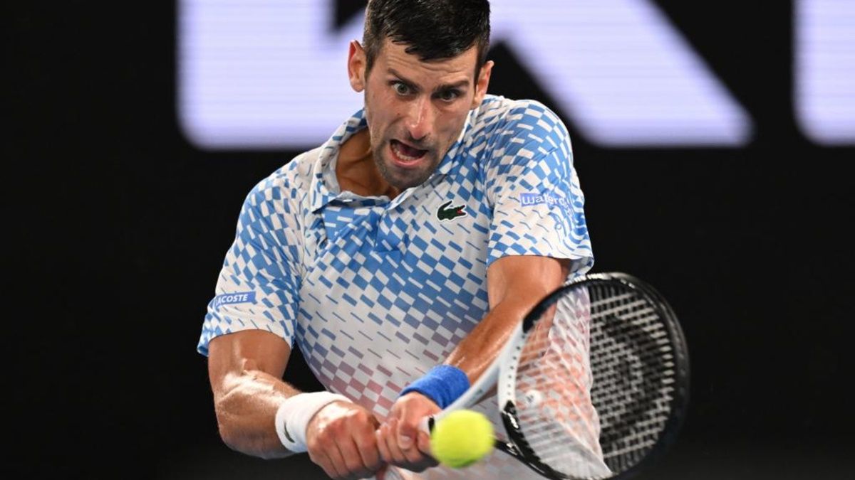 A un año de haber sido deportado de Melbourne por no vacunarse contra el coronavirus, Novak Djokovic volvió al Open australiano a lo grande.