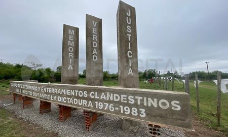 El gobierno de la provincia realizó una jornada de memoria, reflexión y compromiso en el Campo Militar San Pedro, que funcionó como lugar de enterramientos clandestinos durante la última dictadura militar. El gobierno de la provincia realizó una jornada de memoria, reflexión y compromiso en el Campo Militar San Pedro, que funcionó como lugar de enterramientos clandestinos durante la última dictadura militar.