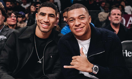 Mbappé y Hakimi de vacaciones por Nueva York y camuflados para pasar desapercibidos en Times Square Mbappé y Hakimi de vacaciones por Nueva York y camuflados para pasar desapercibidos en Times Square