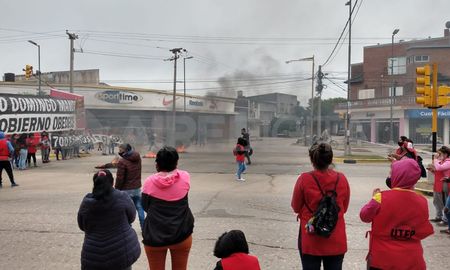 corte de transito con quema de cubiertas en blas parera y ayacucho corte de transito con quema de cubiertas en blas parera y ayacucho