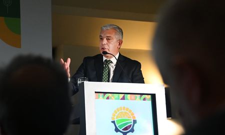 El presidente Alberto Fernández aceptó este jueves la renuncia de Julián Domínguez al Ministerio de Agricultura, Ganadería y Pesca. El presidente Alberto Fernández aceptó este jueves la renuncia de Julián Domínguez al Ministerio de Agricultura, Ganadería y Pesca.