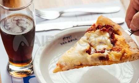 Via Apia trabaja hace 58 años haciendo las pizzas más buscadas de Rosario. Via Apia trabaja hace 58 años haciendo las pizzas más buscadas de Rosario.