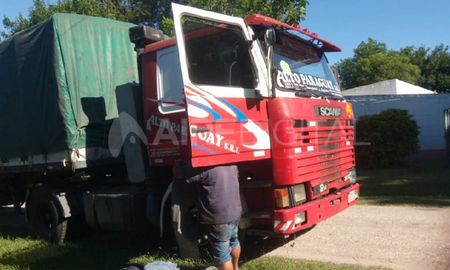 El camión que fue utilizado para transportar la droga. El camión que fue utilizado para transportar la droga.