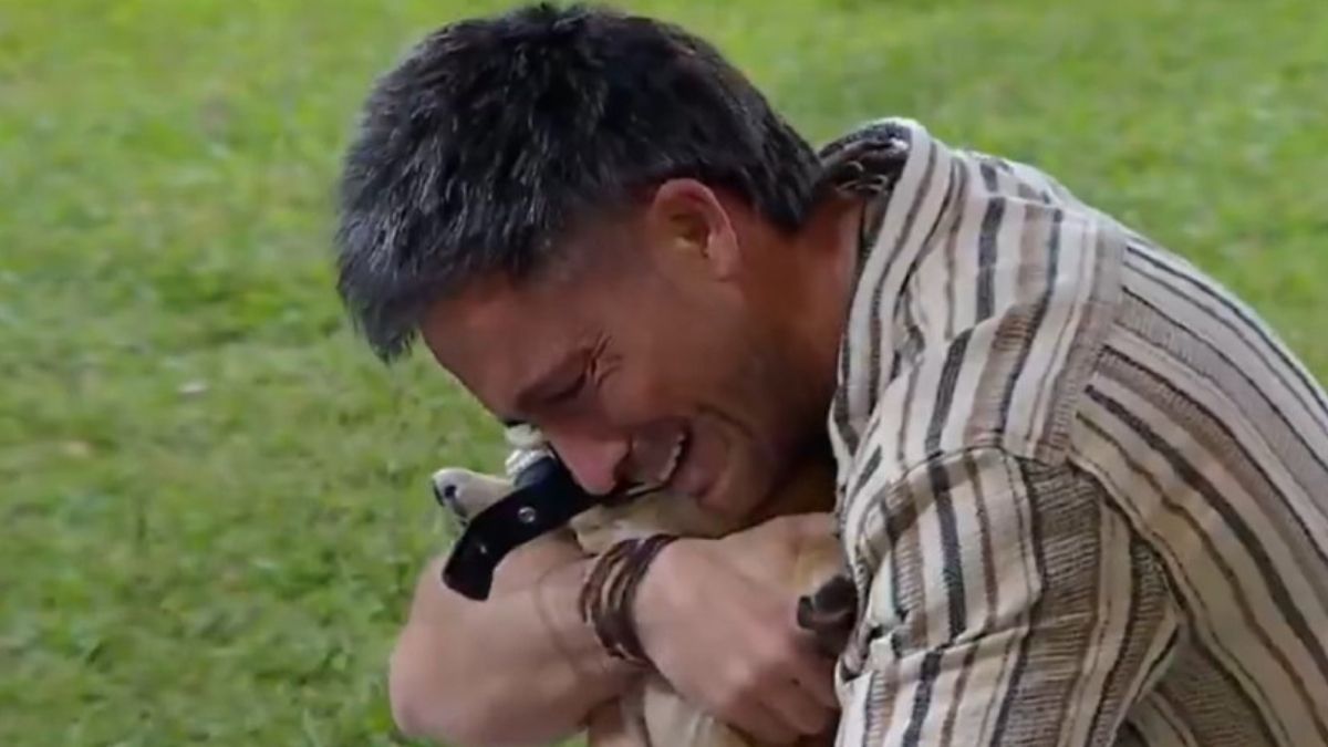 Juan Pablo Devi recibió con mucha emoción a sus dos perritos. 
