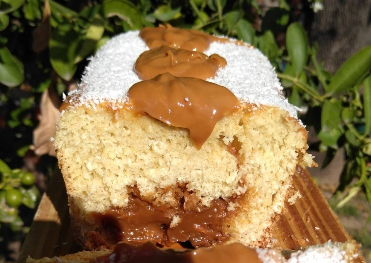 El budín de coco y dulce de leche es un postre delicioso y fácil de hacer. El budín de coco y dulce de leche es un postre delicioso y fácil de hacer. 