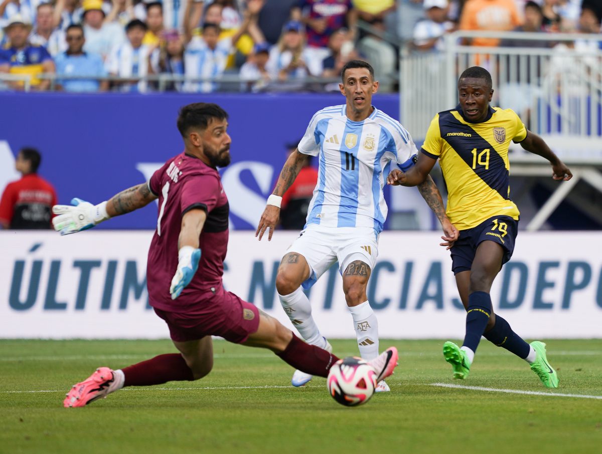 Lionel Scaloni reveló cuándo dará la lista para la Copa América 2024. Lionel Scaloni reveló cuándo dará la lista para la Copa América 2024.