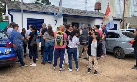 “Los robos se dan en el radio de cuatro o cinco cuadras, todas las noches”, agregaron los vecinos de Colastiné. “Los robos se dan en el radio de cuatro o cinco cuadras, todas las noches”, agregaron los vecinos de Colastiné.