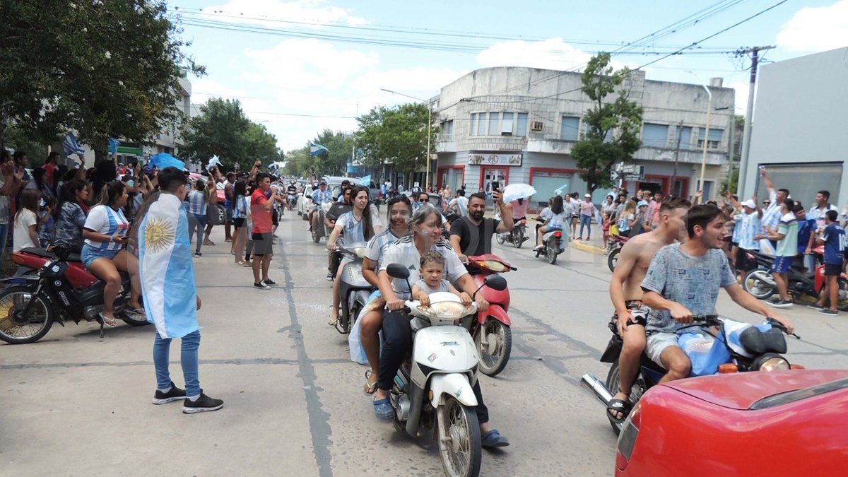 Todo es alegría en las calles de Ceres.