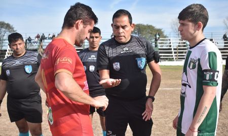 El ascenso de la Liga Santafesina de fútbol puede tener un campeón este sábado. El ascenso de la Liga Santafesina de fútbol puede tener un campeón este sábado.