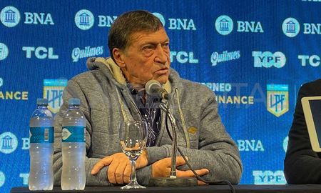 Julio César Falcioni, entrenador del Club Atlético Colón habló en la previa al clásico santafesino. Julio César Falcioni, entrenador del Club Atlético Colón habló en la previa al clásico santafesino.