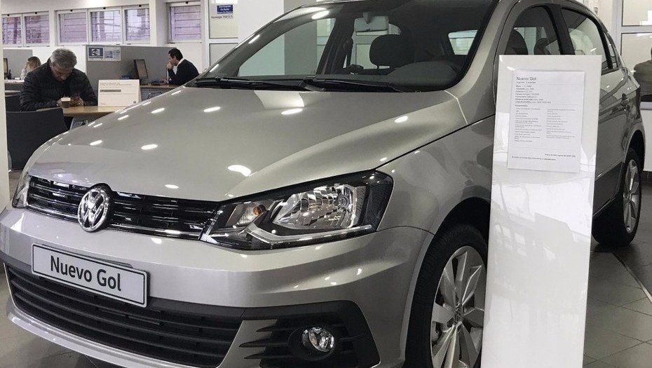 Se necesitan menos sueldos para comprar un auto chico