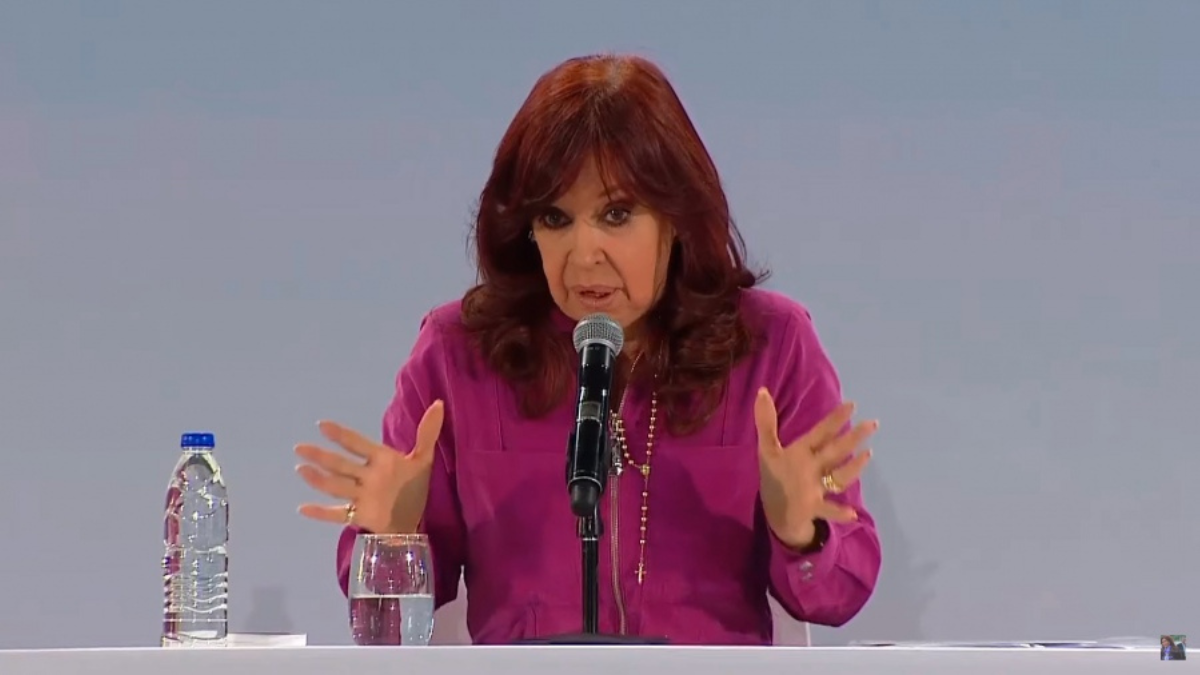 Cristina Fernández de Kirchner anunció que recusará al juez Giménez Uriburu y al fiscal Diego Luciani.