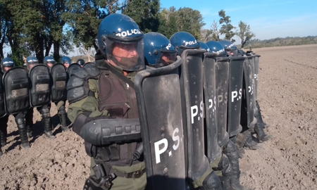 Más de 7.700 procedimientos y el secuestro de más de 300 armas en las tareas contra el abigeato. Más de 7.700 procedimientos y el secuestro de más de 300 armas en las tareas contra el abigeato.
