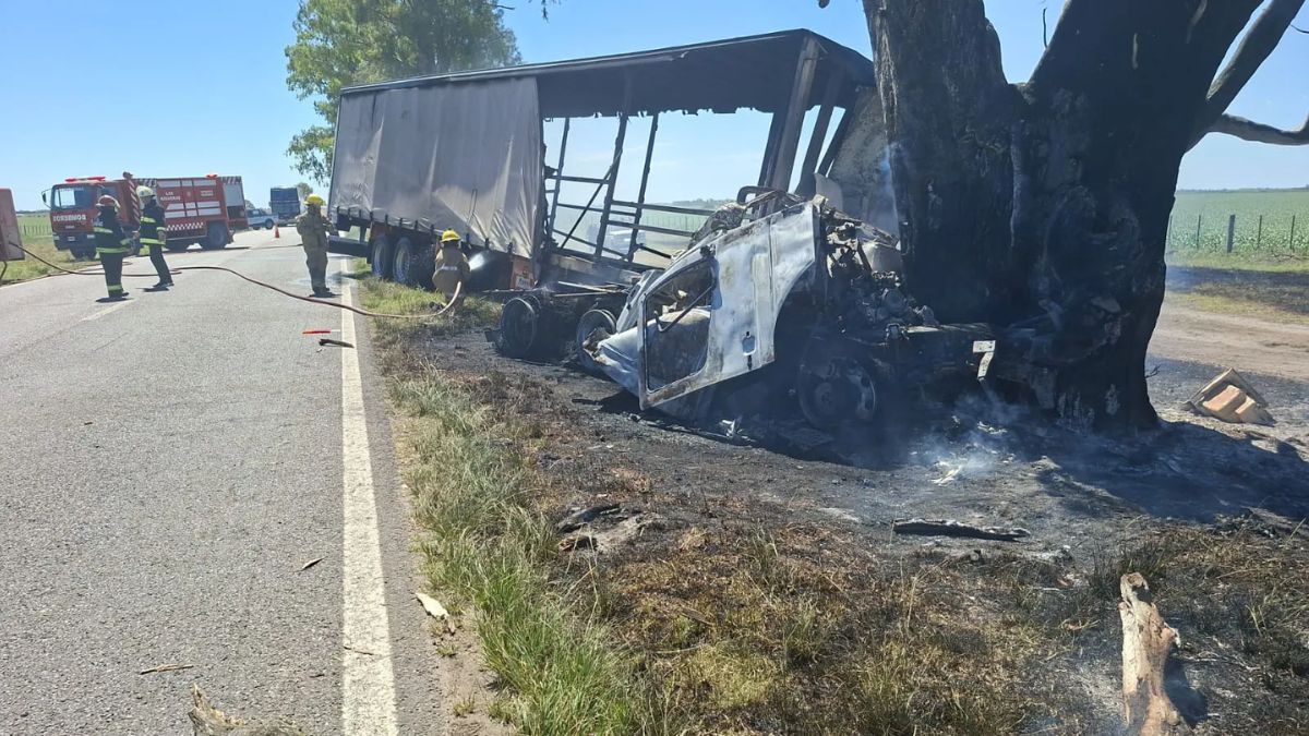 Así quedó el camión luego del accidente en el tramo que comprende Paso del Durazno y Reducción