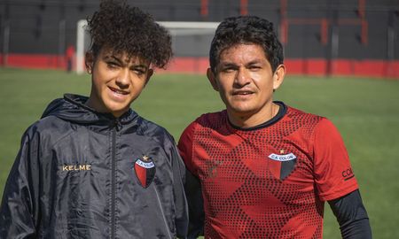 Bautista Ojeda, una de las grandes promesas de Colón, fue citado por Javier Mascherano para entrenar con la Selección Argentina Sub-20. Bautista Ojeda, una de las grandes promesas de Colón, fue citado por Javier Mascherano para entrenar con la Selección Argentina Sub-20.
