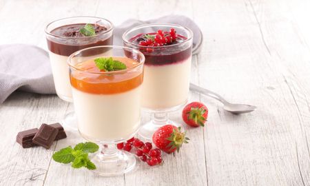 La receta para preparar una panna cotta sin horno. La receta para preparar una panna cotta sin horno.