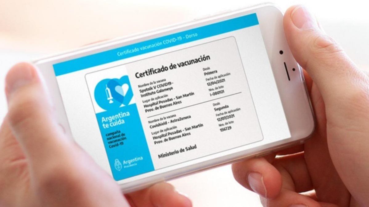 Santa fe analiza implementar el pase sanitario para bares y restaurantes.