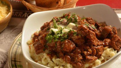 Cómo hacer goulash con spaetzle, la receta para el frío que presentaron en MasterChef