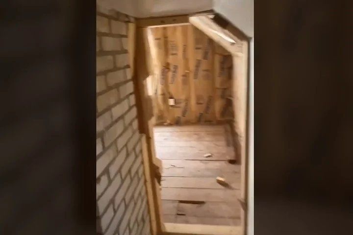 Entrada. Ingreso al lugar secreto. Foto: captura de video/TikTok @abrianacristel